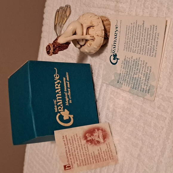 Isle of Gramarye.  Helleborine. - Picture 2 of 9